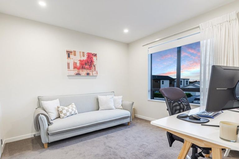 Photo of property in 24a Lumbarda Drive, Kumeu, 0810