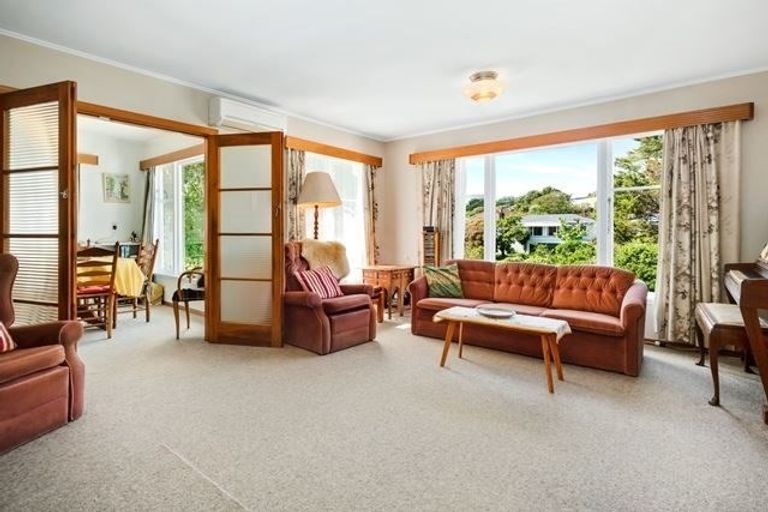 Photo of property in 14 Huia Street, Tawa, Wellington, 5028