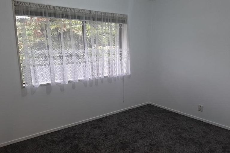 Photo of property in 1/2a Takapu Street, Henderson, Auckland, 0612