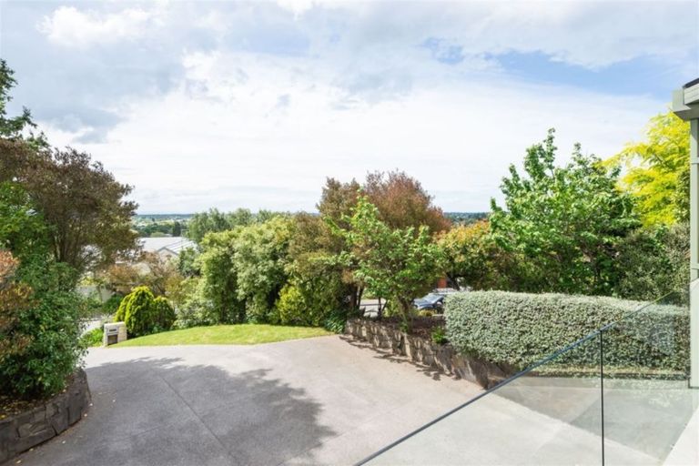 Photo of property in 10 Nehru Place, Cashmere, Christchurch, 8022