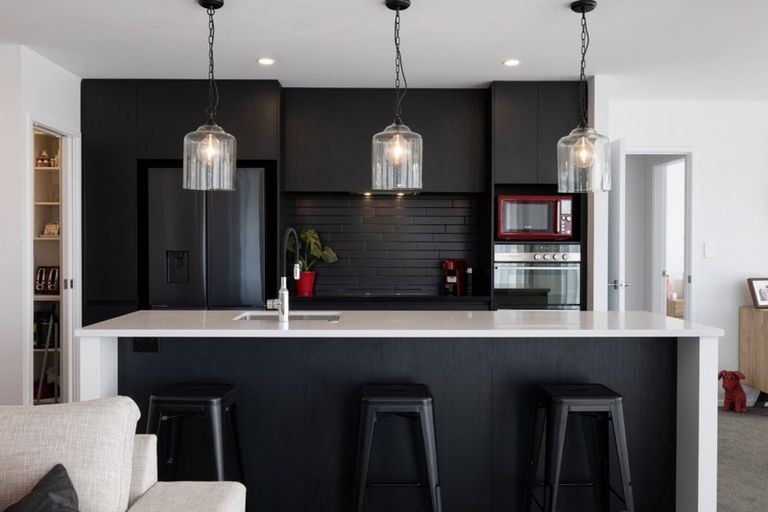 Photo of property in 2 Taioma Close, Papamoa, 3118