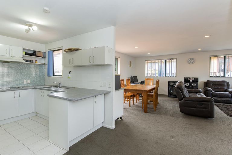 Photo of property in 25 Tilberg Street, Favona, Auckland, 2024