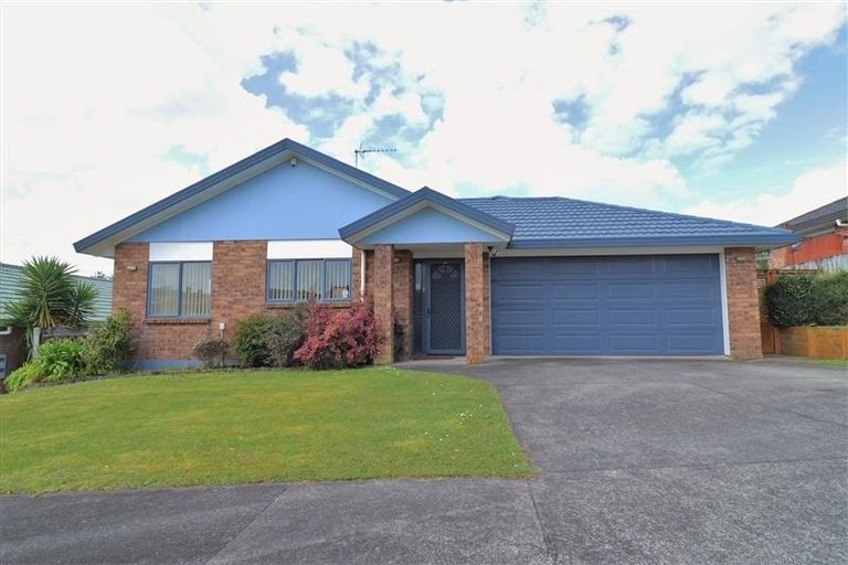 Photo of property in 6 Arlose Place, Westgate, Auckland, 0614