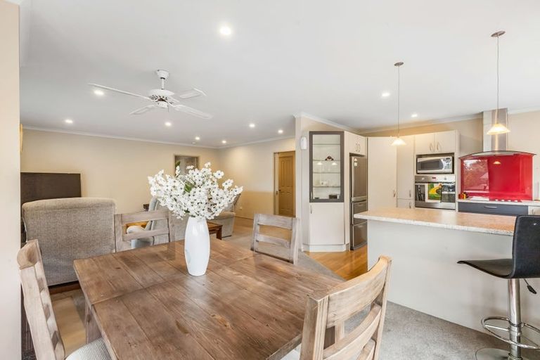 Photo of property in Caversham Park, 2/18 Caversham Road, Westmere, Whanganui, 4501