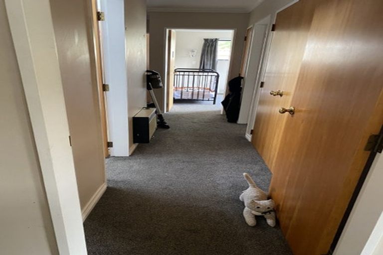 Photo of property in 2/24 Comeskey Grove, Elderslea, Upper Hutt, 5018