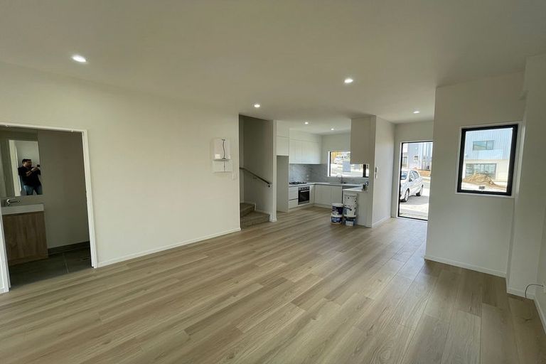 Photo of property in 3b Putiputi Way, Papakura, 2110