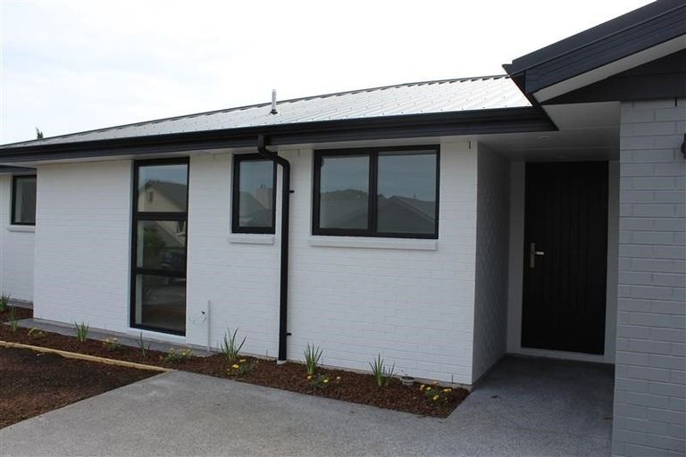 Photo of property in 4/31 Links Drive, Waiwhakaiho, New Plymouth, 4312