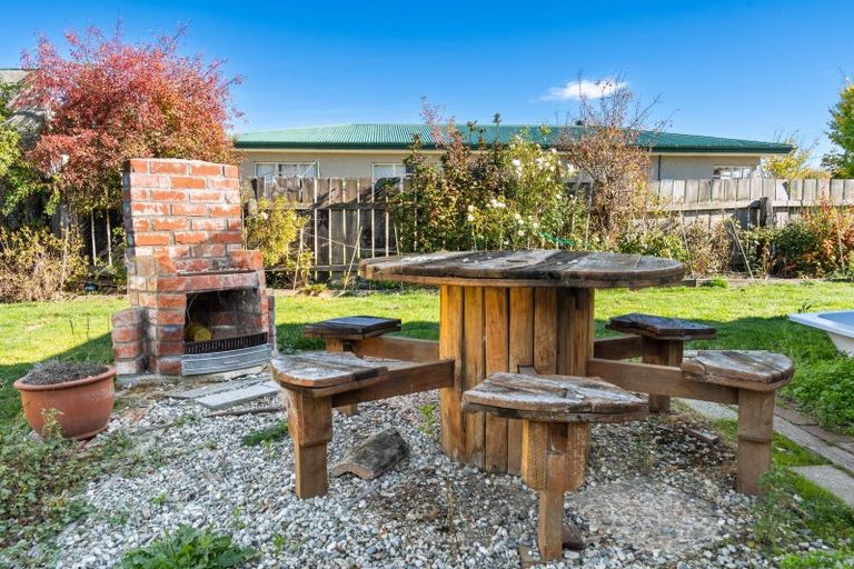Photo of property in 12 Welles Street, Ranfurly, 9332