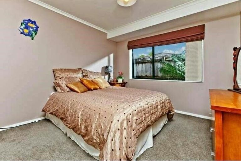 Photo of property in 15 Vanderbilt Parade, Albany, Auckland, 0632