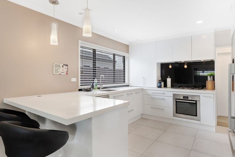 Photo of property in 5 Carousel Crescent, East Tamaki Heights, Auckland, 2016