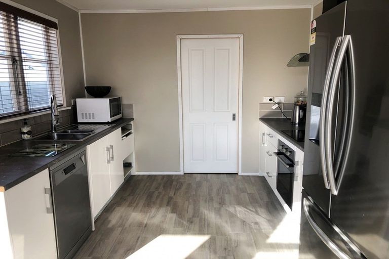 Photo of property in 21 Bledisloe Street, Levin, 5510