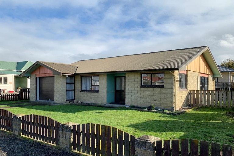 Photo of property in 1a Carlyle Street, Dannevirke, 4930