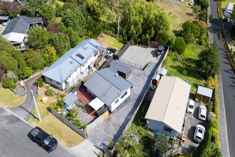 Photo of property in 36 Moffat Road, Red Beach, 0932