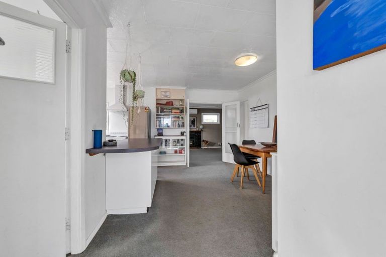 Photo of property in 12 Craig Street, Stratford, 4332