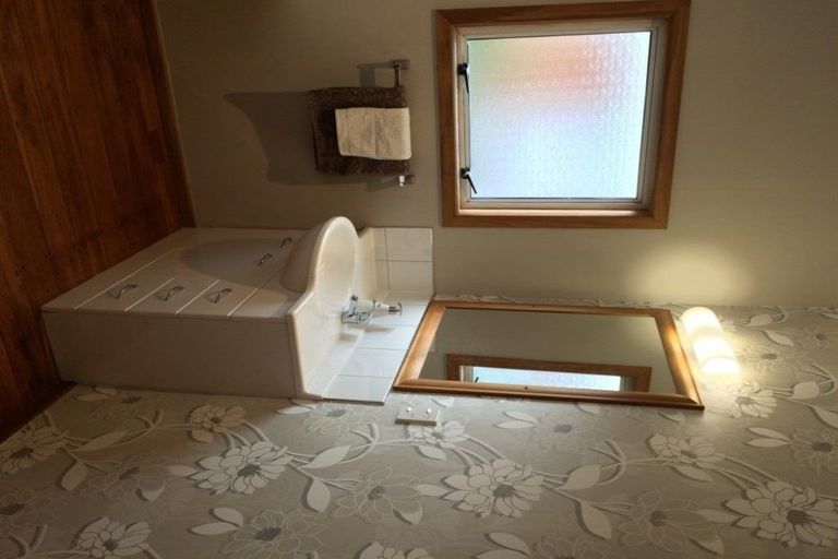 Photo of property in 8 Vogel Street, Fitzroy, New Plymouth, 4312