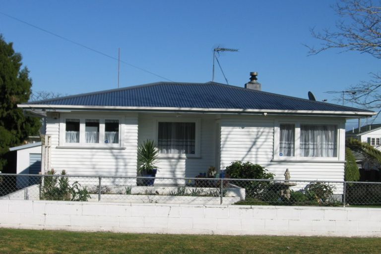 Photo of property in 2/52 Shirley Avenue, Papakura, 2110