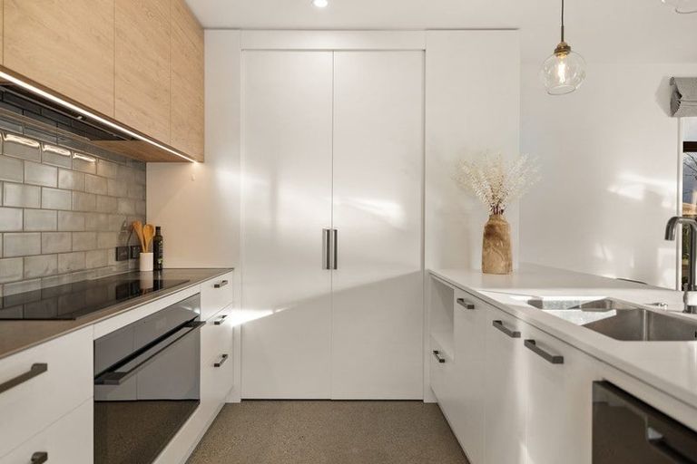 Photo of property in 69 Howden Drive, Jacks Point, 9371