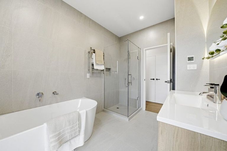 Photo of property in 7 Harakeke Lane, Orewa, 0931
