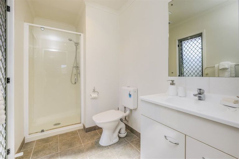 Photo of property in 34 Tussock Avenue, Mangere, Auckland, 2022