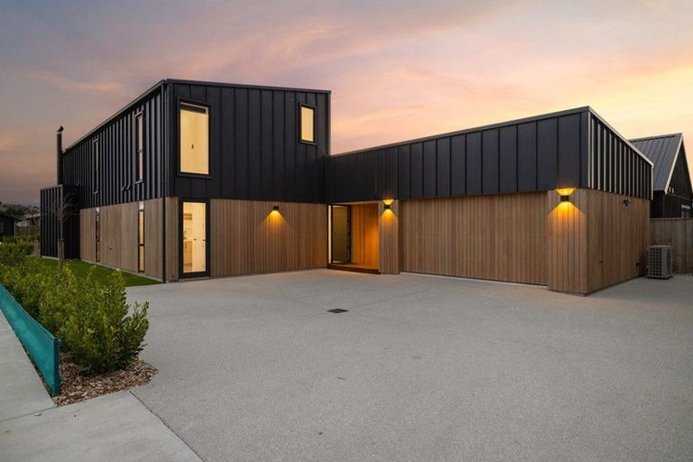 Photo of property in 69 Howden Drive, Jacks Point, 9371