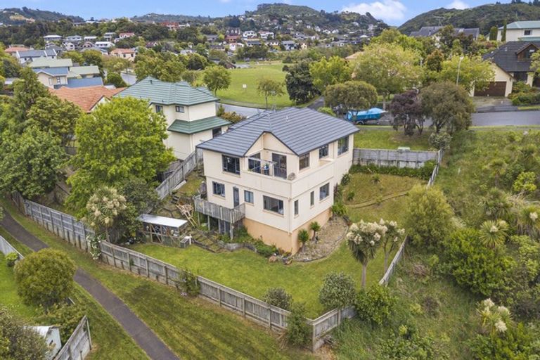 Photo of property in 41 Samwell Drive, Whitby, Porirua, 5024