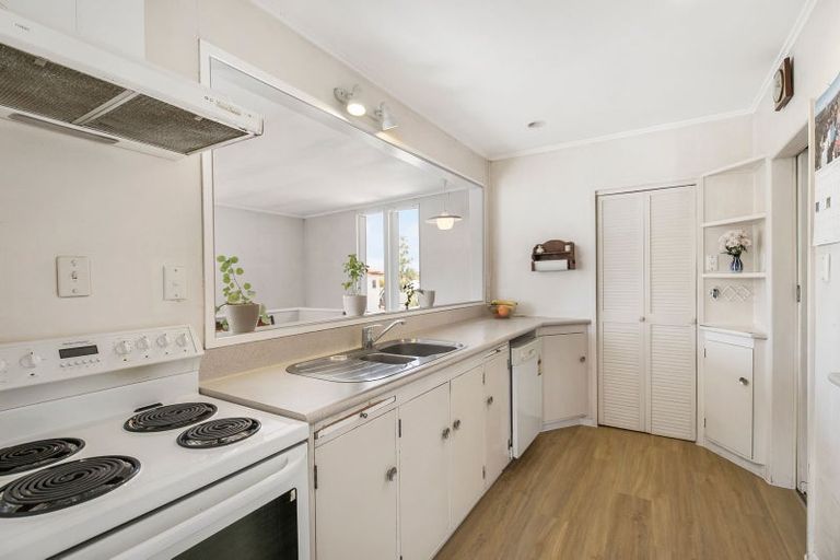 Photo of property in 26 Tristram Avenue, Forrest Hill, Auckland, 0620