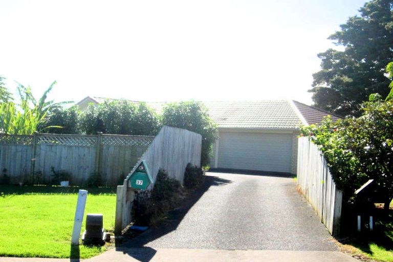 Photo of property in 37 Montilla Place, Manurewa, Auckland, 2102
