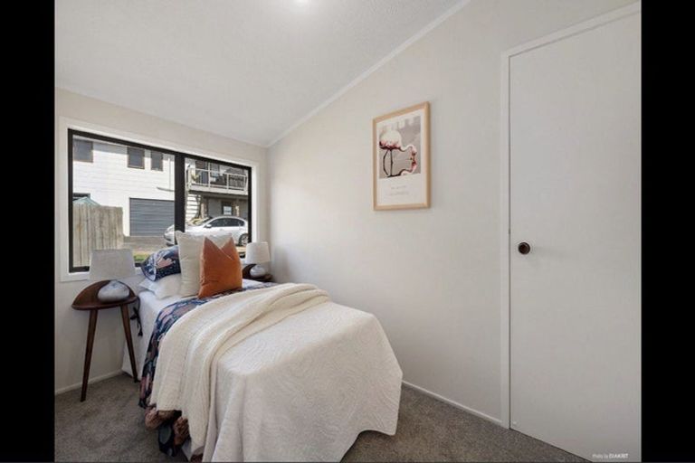 Photo of property in 1/324 Glenfield Road, Glenfield, Auckland, 0629