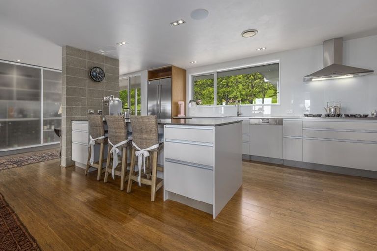 Photo of property in 86 Emerald Glen Road, Paekakariki, 5032