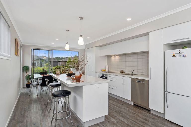 Photo of property in 42 Scoria Close, Pyes Pa, Tauranga, 3112