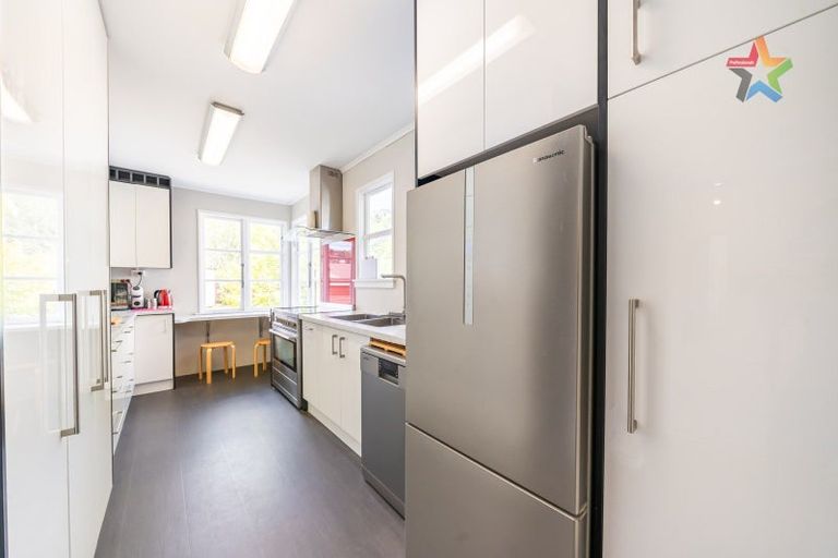 Photo of property in 93 Seddon Street, Naenae, Lower Hutt, 5011