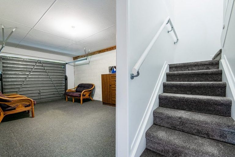 Photo of property in 41 Kohekohe Street, New Lynn, Auckland, 0600
