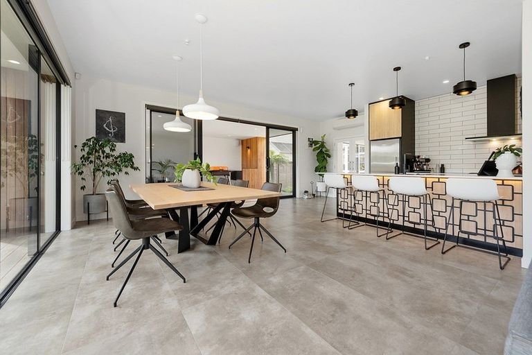 Photo of property in 12 Jellicoe Drive, Hamilton East, Hamilton, 3216