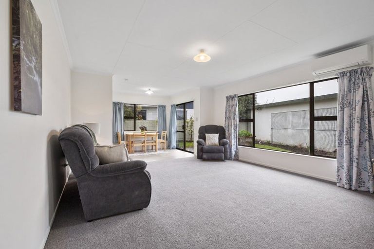 Photo of property in 4 Bethel Court, Milson, Palmerston North, 4414
