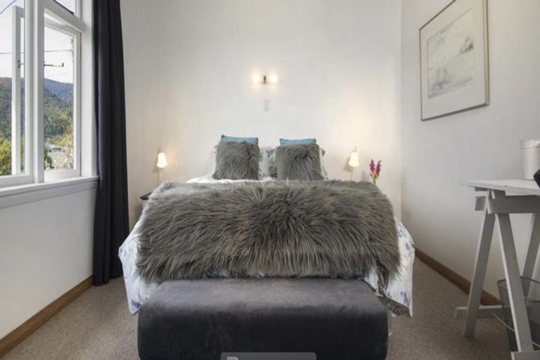 Photo of property in 22 Buller Street, Picton, 7220