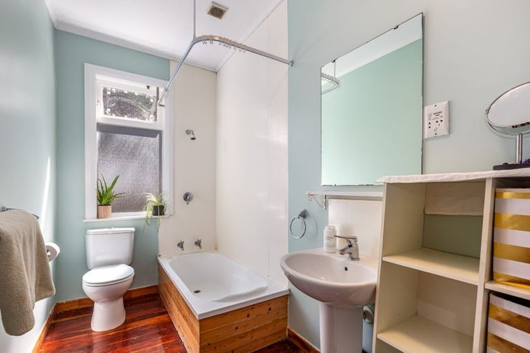 Photo of property in 38 Buckingham Street, Melrose, Wellington, 6023