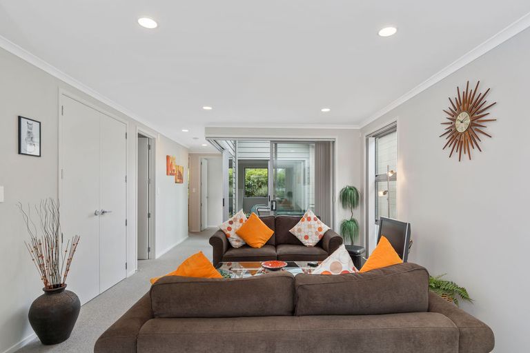 Photo of property in 42 Scoria Close, Pyes Pa, Tauranga, 3112