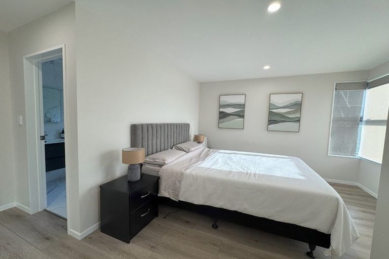 Photo of property in 40 Glidepath Road, Hobsonville, Auckland, 0616