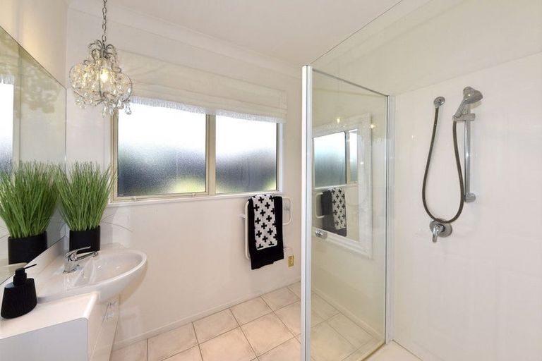 Photo of property in 96a Milns Road, Halswell, Christchurch, 8025