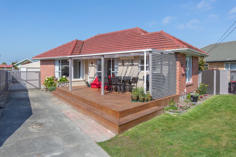 Photo of property in 26 Pembroke Street, Avondale, Christchurch, 8061