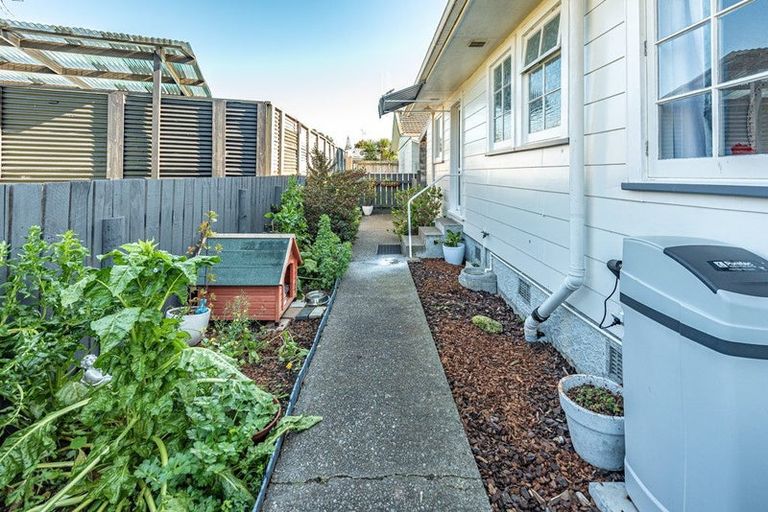 Photo of property in 16 Cambridge Street, Gonville, Whanganui, 4501