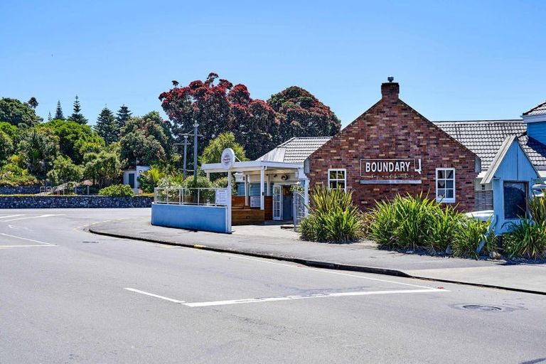 Photo of property in 12 Matatua Road, Raumati Beach, Paraparaumu, 5032