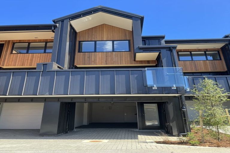 Photo of property in 11 Longshore Drive, Long Bay, Auckland, 0630
