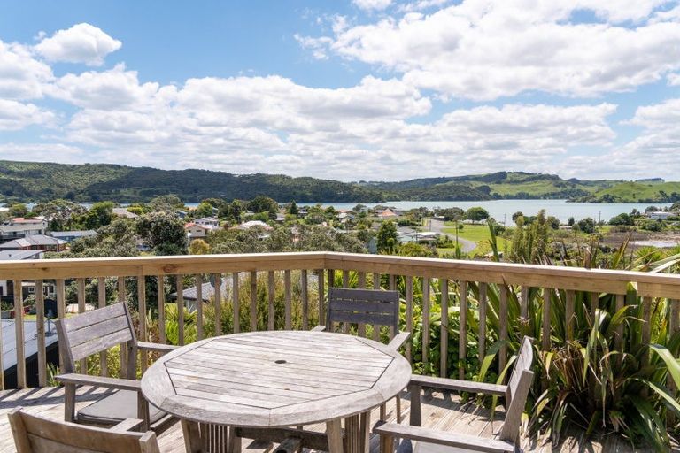 Photo of property in 37 Long Street, Raglan, 3225