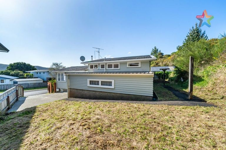 Photo of property in 21 Robson Street, Stokes Valley, Lower Hutt, 5019