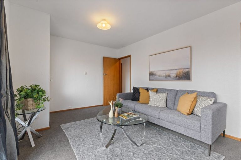 Photo of property in 2/77 Denise Crescent, Hornby, Christchurch, 8042