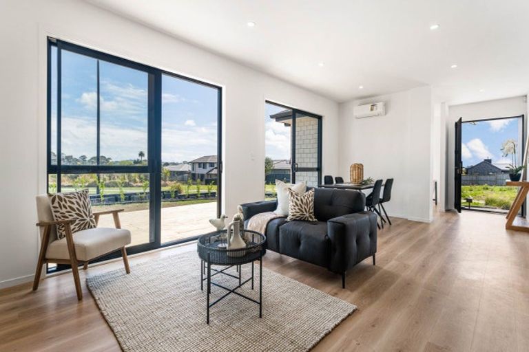 Photo of property in 4 Dame Nganeko Drive, Glenbrook, 2681