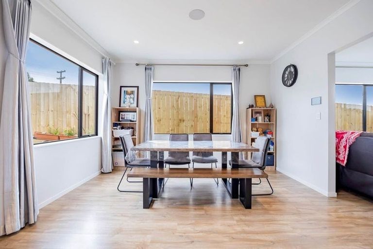 Photo of property in 26 Paihere Street, Huapai, Kumeu, 0810