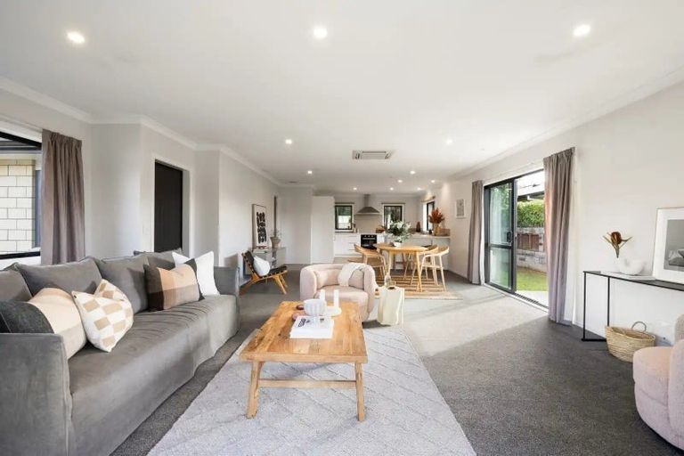 Photo of property in 82 Grey Street, Cambridge, 3434