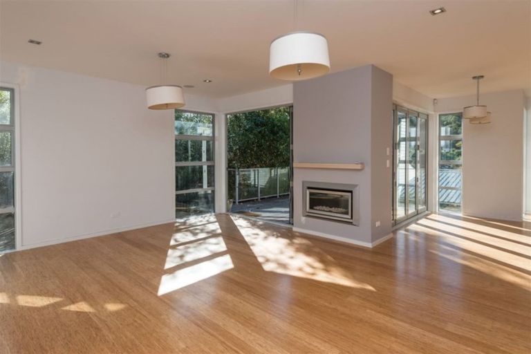 Photo of property in 5 Maurice Knowles Lane, Cashmere, Christchurch, 8022